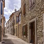Terrace Flat 300 Mt From Zambratija (Istria)