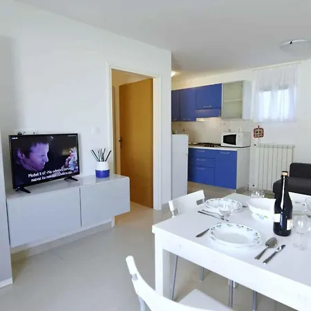 Terrace Flat 300 Mt From * Zambratija (Istria)