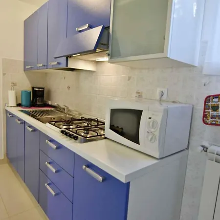 Апартаменты Terrace Flat 300 Mt From Замбратия