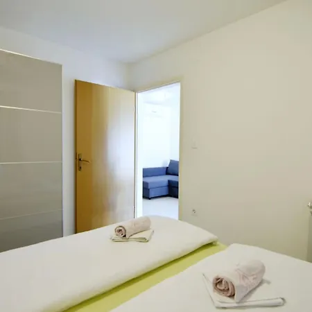 Terrace Flat 300 Mt From Апартаменты Замбратия