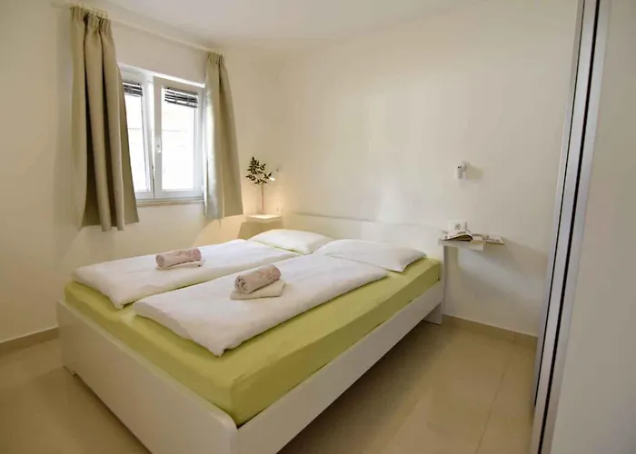 Apartman Terrace Flat 300 Mt From *