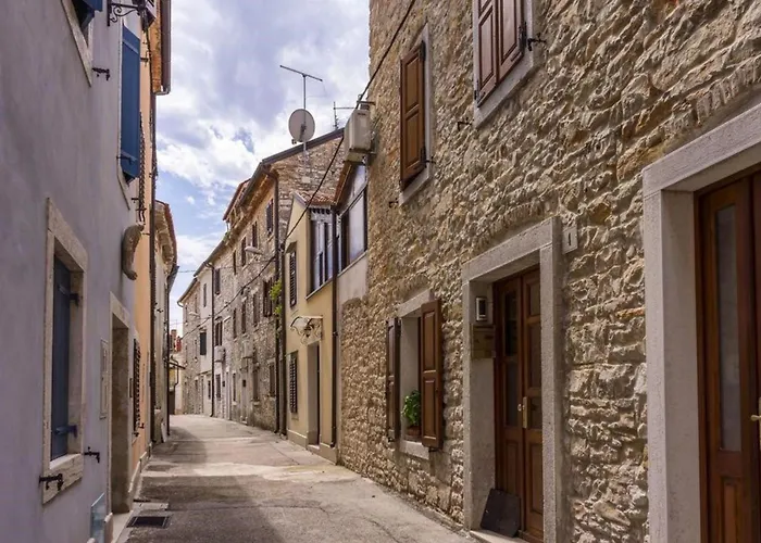 Terrace Flat 300 Mt From Zambratija (Istria)